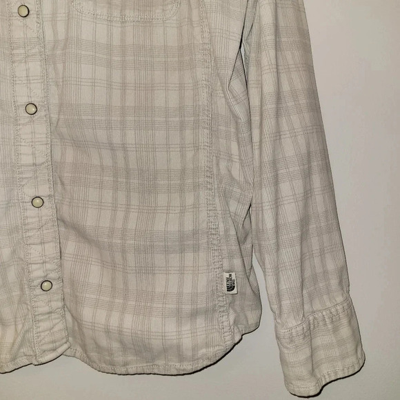 The North Face Corduroy Button up flannel - Picture 5 of 8